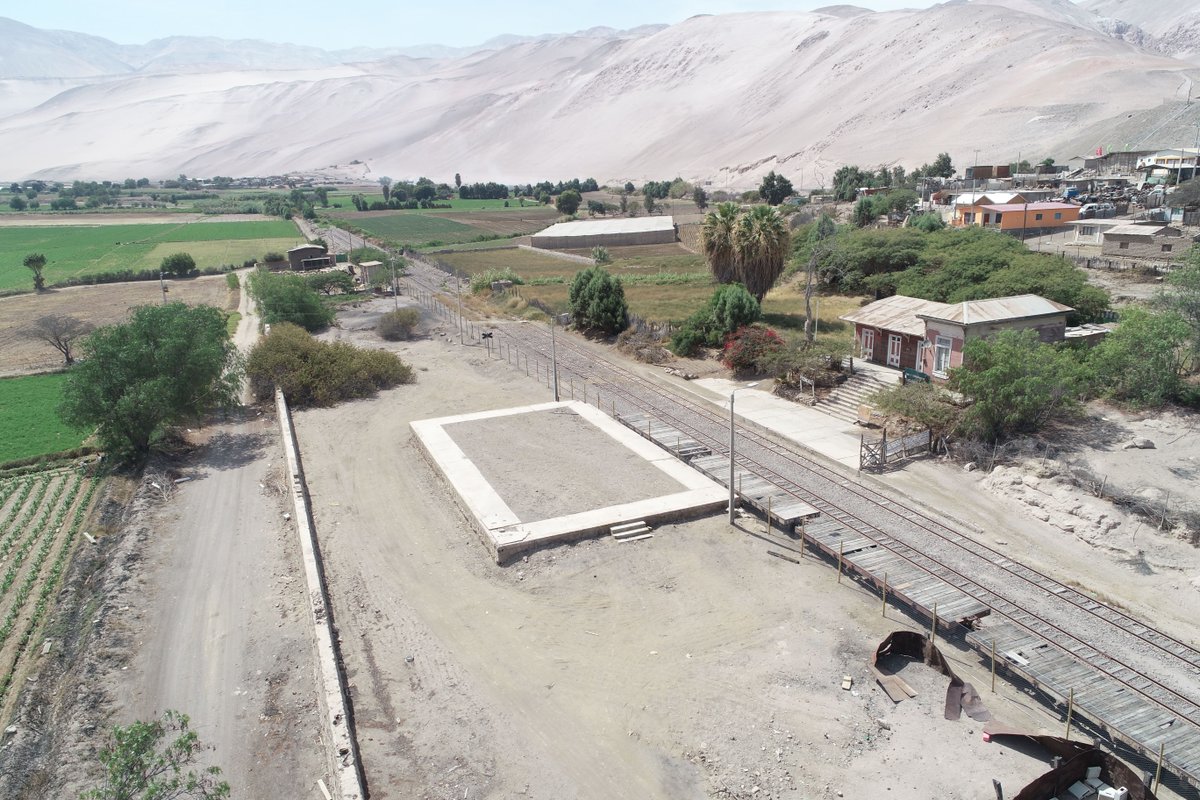 EFEArica_LaPaz's tweet photo. Realizamos un mejoramiento en el sector Poconchile, donde cerramos los accesos a la vía, con el objetivo de entregar una mayor seguridad ferroviaria. En una segunda etapa, haremos una limpieza integral del sector #FCALP https://t.co/g3TZfMk2Ct