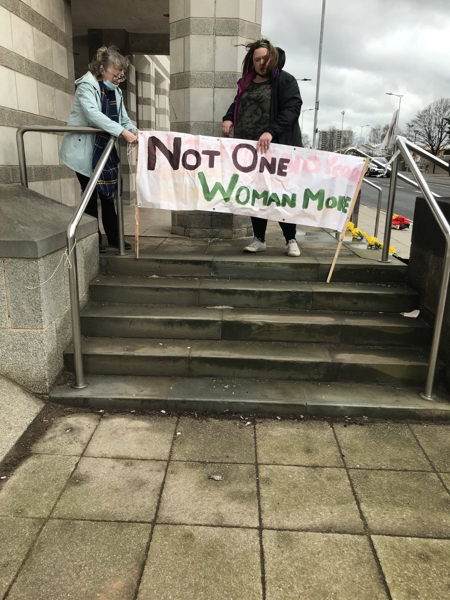 Louiseh04975736's tweet photo. Today outside Doncaster coroners court that stated that Amy Leanne stringfellow was let down by Doncaster police #notonewomanmore https://t.co/uSm5maHaJ5
