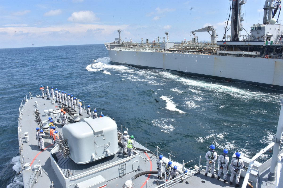 Lekir26's tweet photo. We made it!
KD LEKIR conducting live refuelling with HMAS SIRIUS @Australian_Navy during Underway Replenishment at Northen of Malacca Strait.
#VictoriousMarlin 
@tldm_rasmi
@MPA_Barat https://t.co/yvu7sy67e0