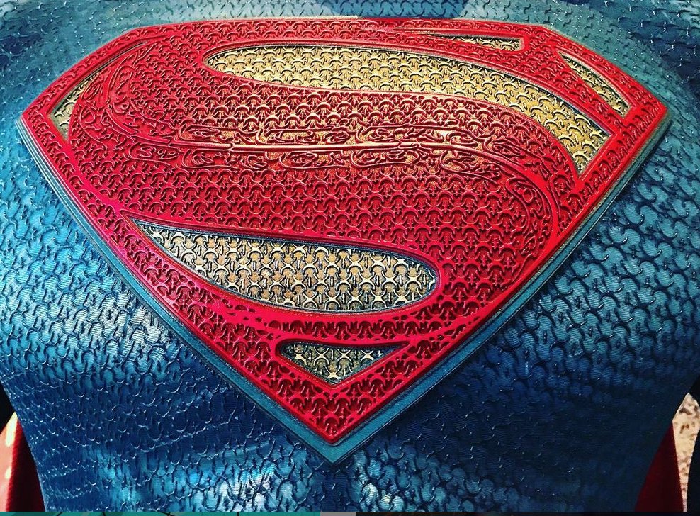 Kinoel82's tweet photo. #BuenosDías! ¿Clásico o black? da lo mismo, en nuestro mundo significa esperanza.
Buena semana a tod@s!
Recordad RT #RestoreTheSnyderVerse #HenryCavillSuperman https://t.co/QgOLGADnSU