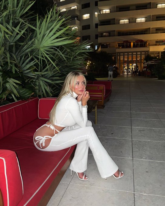 thinkin bout ____ https://t.co/Qc2LQxjfMO