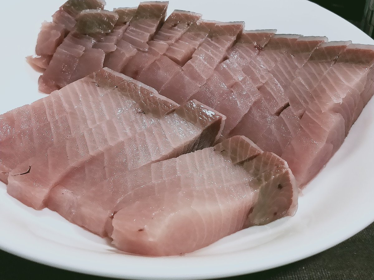 川崎ランチ食い倒れサラリーマン Blackgamer 魚力で買ってきた ぶりの刺身 690円でこのボリューム 遅い時間でタイミングがあえば 割引もあるし嬉しい わさびと日本酒を添えて美味しくいただきました 川崎ランチ食い倒れサラリーマン Blackgamer 魚力で買ってきた ぶりの刺身 690円でこのボリューム 遅い時間でタイミングがあえば 割引もあるし嬉しい わさびと日本酒を添えて美味しくいただきました