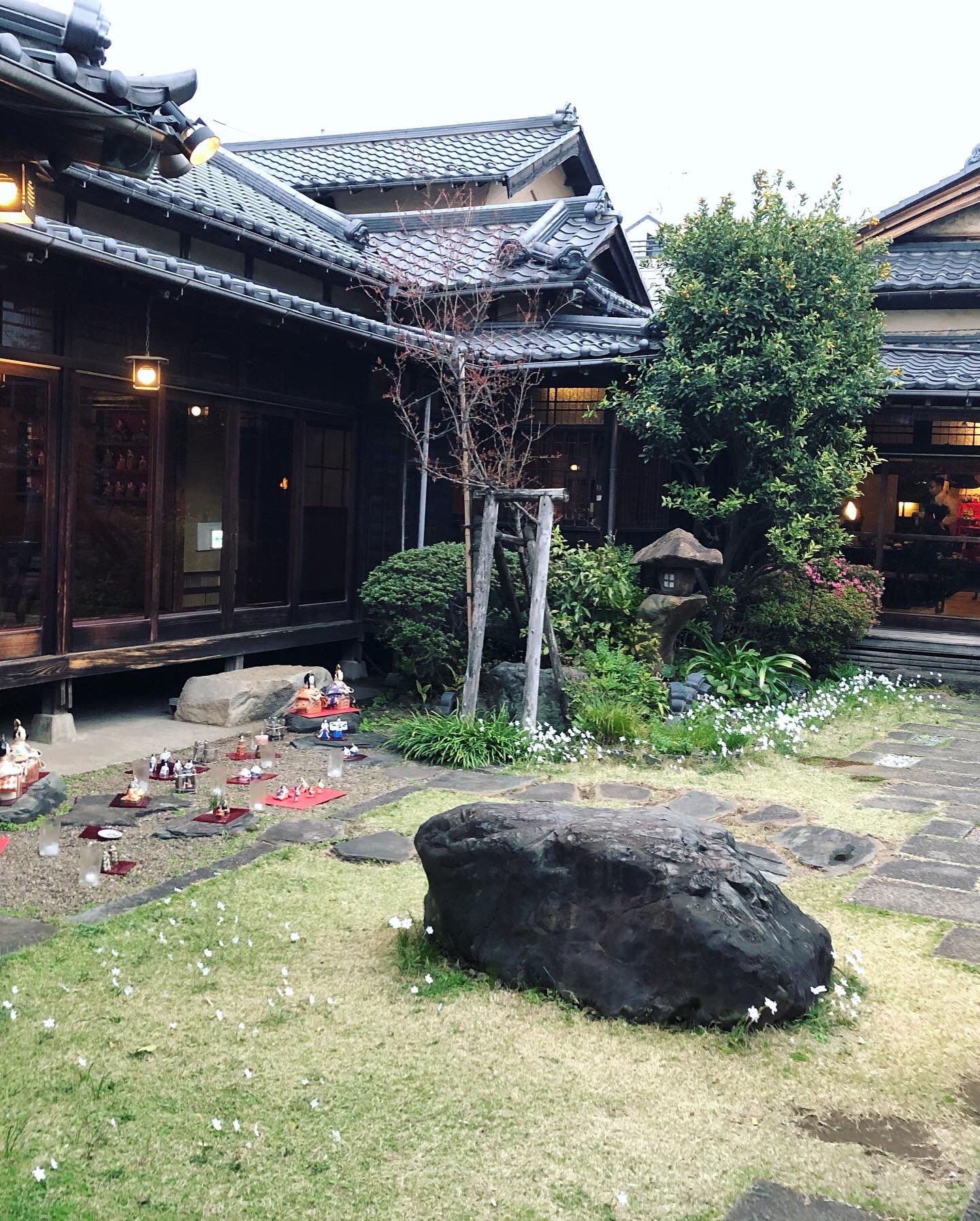 ジャーバラ藤田 おふろdeアフロ 北浦和にある国の登録有形文化財二木屋 個室は増築された洋間でしたが それでも歴史を感じるお部屋でした 叶うかわからないけど 自分の親を連れて行きたいお店だなと思いました 北浦和 二木屋 国登録有形文化財