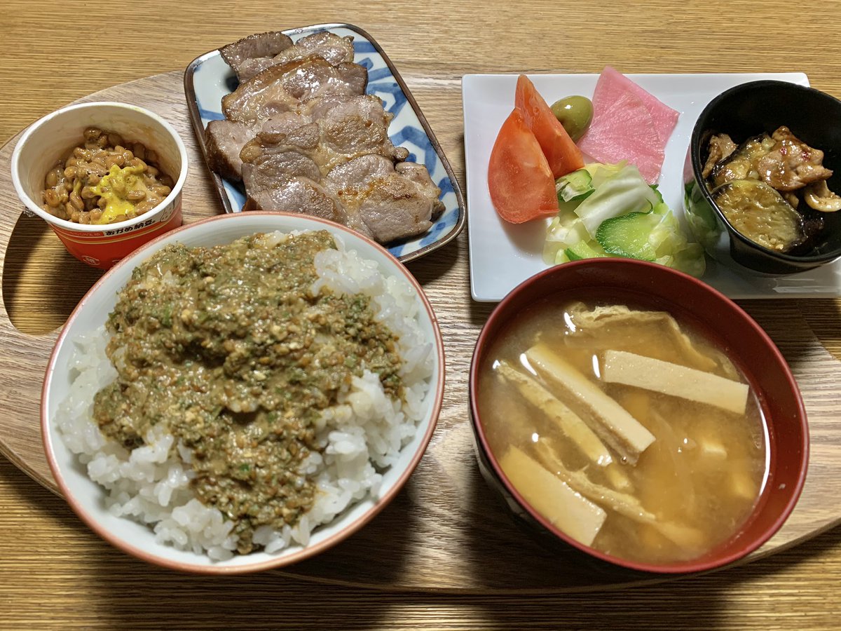 O Xrhsths 犬丸 Sto Twitter 夕飯です 写真撮る時だけ少しおかずの品数が増えるの舞 O Xrhsths 犬丸 Sto Twitter 夕飯です 写真撮る時だけ少しおかずの品数が増えるの舞