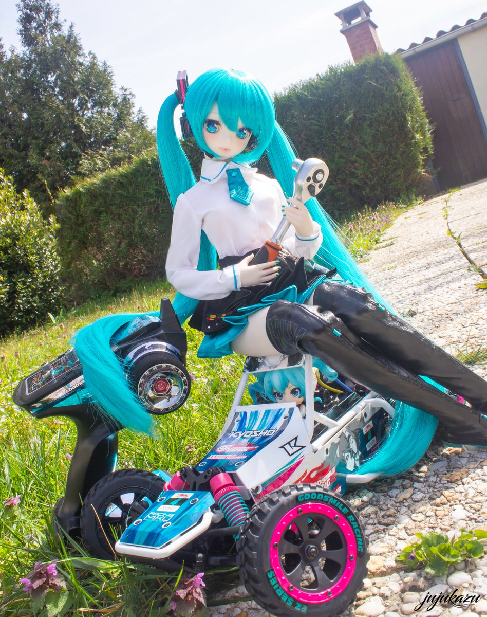jujukazumi's tweet photo. 改造タァァイム‼️(^○^)
#初音ミク #ミク #dd初音ミク #京商 #サンドマスター #レーシングミク2014 #hatsunemiku #kyosho #sandmaster https://t.co/p5Ar35mpE8