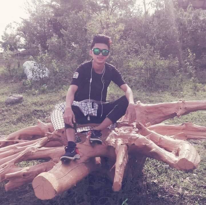 Emilyemyemy19's tweet photo. Another one died in #Kale township in brutal cracking down. Tv. Sangtea, young chin ethnic passed away at 6PM due to gunshots wounds by Terrorists. Total 2 death in Kale today. Rest in Peace. 
JUNTA MASSACRE 
#Mar28Coup
#WhatsHappeningInMyanmar https://t.co/69qLZGq2e3