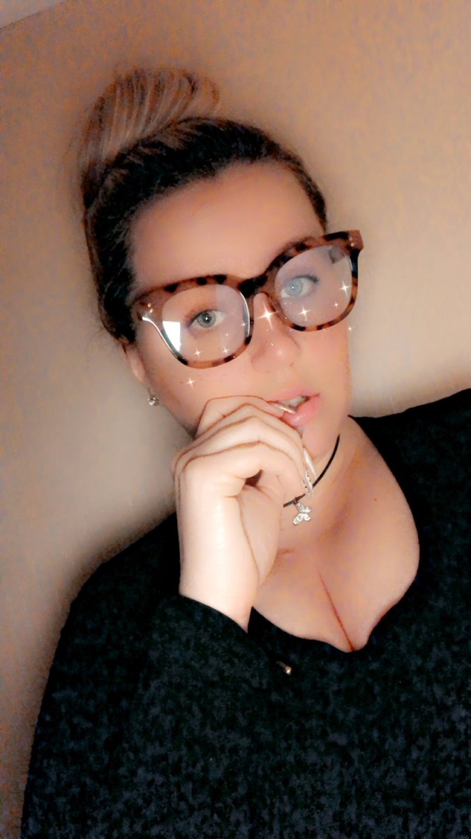 librarian vibes 📚👓