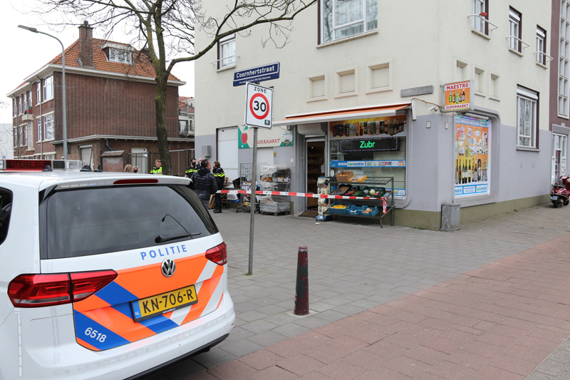 NU ONLINE: Gewonde bij overval op supermarkt Coornhertstraat Den Haag..