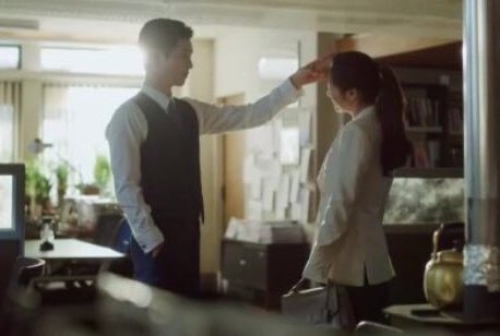 axelexxa's tweet photo. Semakin lama vibesnya beneran kayak suami istri😭❤️

#VincenzoEp12 #Vincenzo https://t.co/tpAsX8osiR