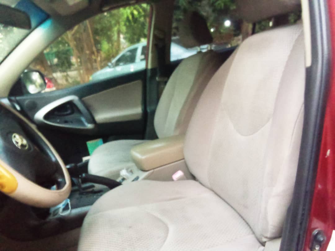 abujarides's tweet image. Quick sale!!!
2008 Toyota RAV4
Few months used
Reverse cam &amp;amp; DVD player
First body
Location: Abuja
Price: 2.350
DM or call 09067505058
#AbujaTwitterCommumity