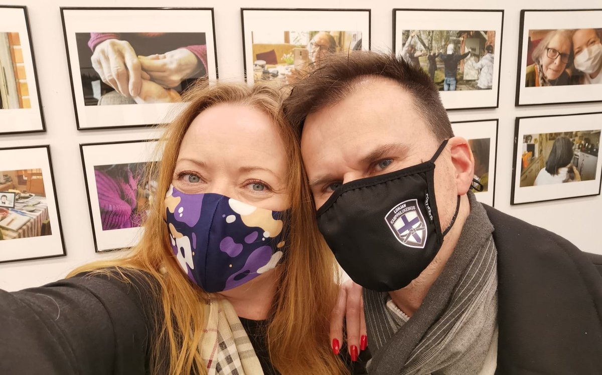 AlfWallenius's tweet photo. Parasta kulttuuria parhaassa seurassa ❤ Vaimon 10 taulun sarja, Äiti, mitä sulle kuuluu? (poikkeustila 2020), näytillä Kaapelitehtaalla, Galleria West, Suomen Kameraseurojen liiton vuosinäyttelyssä.
#SKsL #Kaapelitehdas #vuosinäyttely2021 #mestarivalokuvaaja https://t.co/tRFwllHMPJ