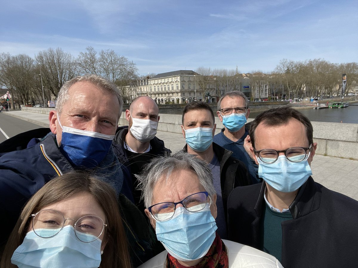 Toutes les générations rassemblées à #Laval et dans les #PaysDeLaLoire pour une vraie #LoiClimat. 
C’est cette ambition que je défendrai dès demain avec nos collègues à l’Assemblee nationale : ➕ de justice, ➖de carbone.  
#MarcheClimat