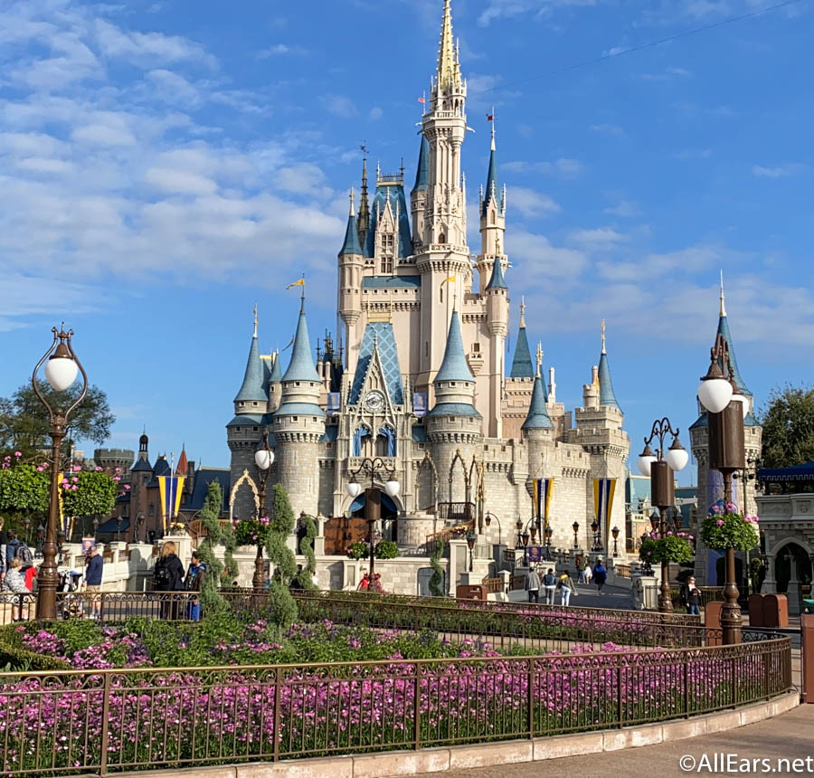 CastleRealtor's tweet image. *SPECIAL EDITION*
 
Cinderella Castle

Location: Florida, USA
Built: 1971
Price: 1 Glass Slipper 

One of the most charming properties we’ve ever posted. 3.37 million gallon moat, 27 towers, and 1 bedroom make this castle the perfect fit. 

#castles #disney #travel #USA