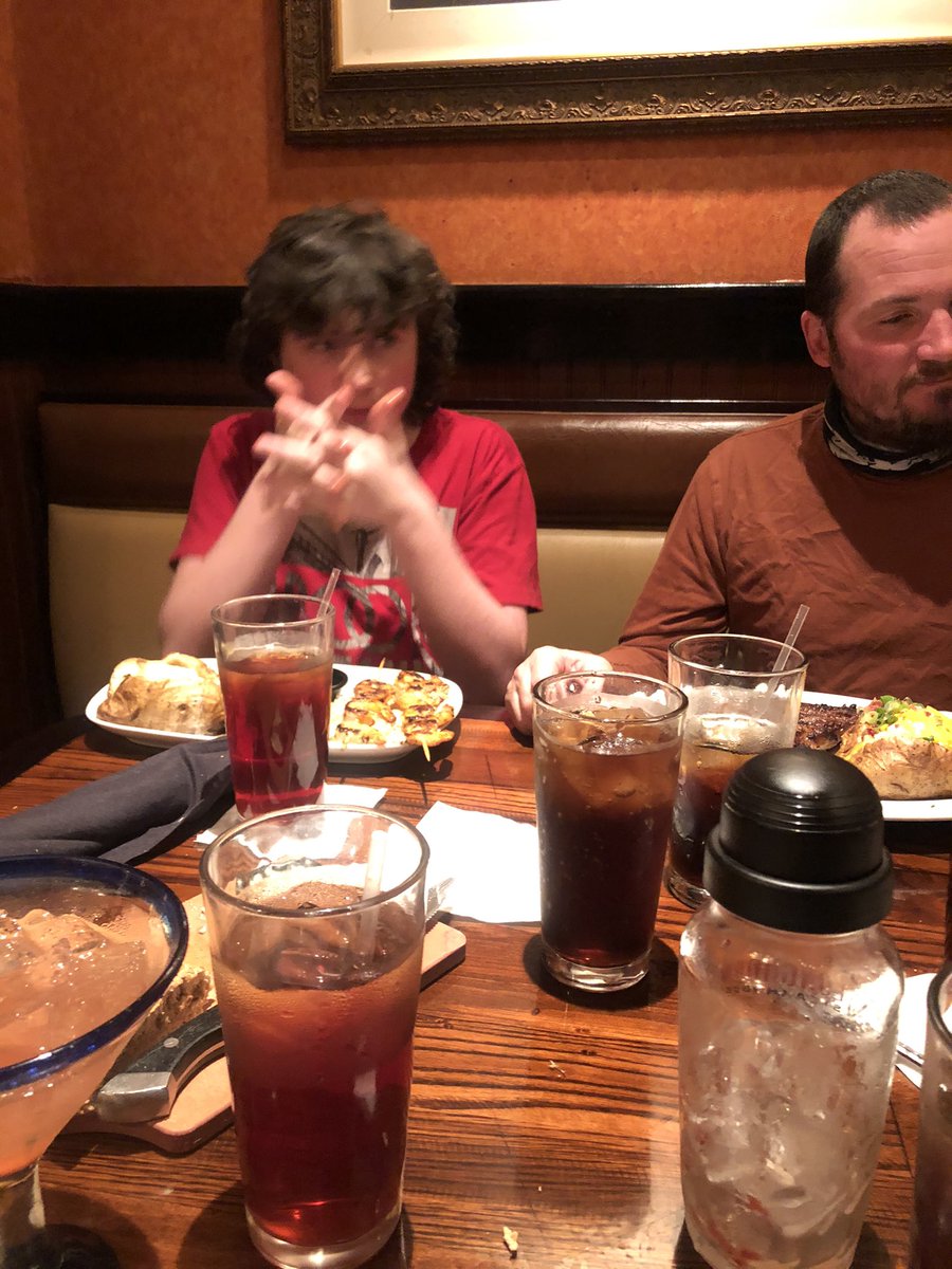 nikki15022594's tweet photo. @LongHornSteaks  with the fam!!! #blessed #SaturdayNight #gaintrain #SaturdayVibes #!! #gaintrain #gaintrick #gainfollowersfast #gainfollowtrain #gainfollowersquickly #gainparty #gainwithbundi #gainwithspikes #followforfollowback #follow #influencer https://t.co/HGOhKgjvKo