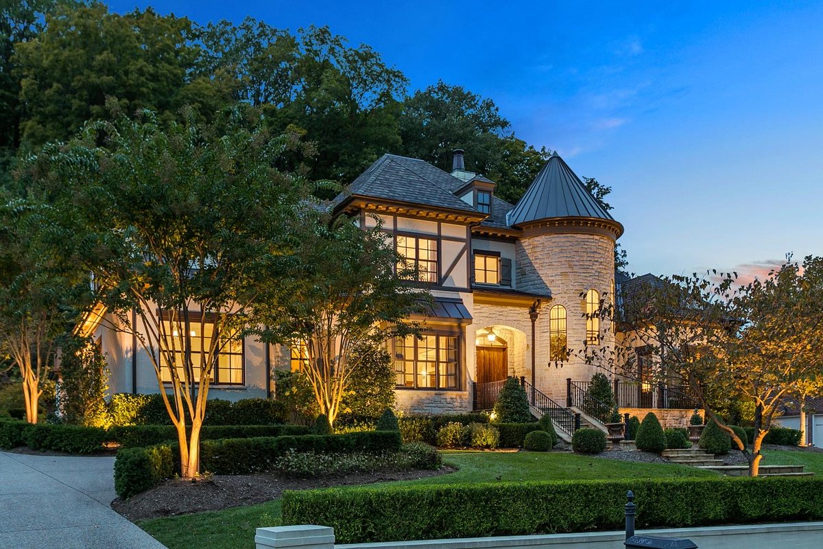 TheHensonTeam's tweet photo. Today’s Sold Sunday features this Brentwood Beauty! 
To see more of my sold listings please visit: https://t.co/Lprgn93yeg 
.
.
.
#Sold #RealEstate #SoldSunday #NashvilleTN #FranklinTN #BrentwoodTN #Realtor https://t.co/Nrx3qzpLzC