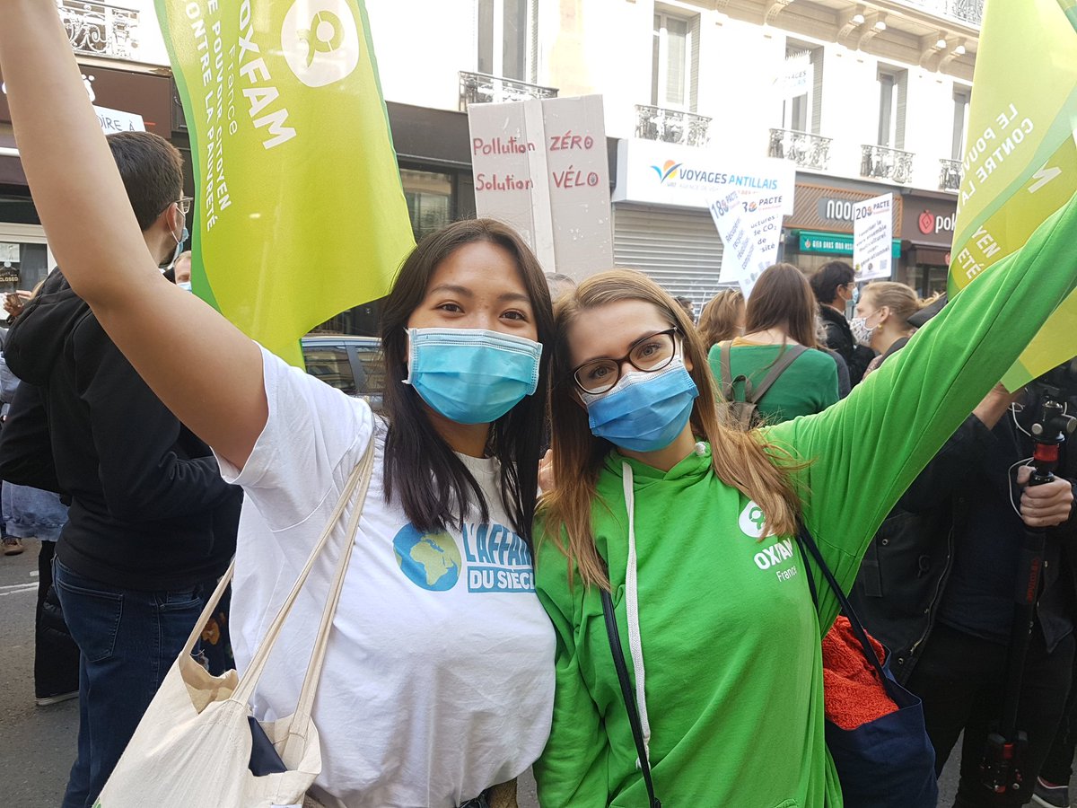 oxfamfrance's tweet photo. Contrairement au Gouvernement, les citoyen•ne•s sont mobilisé•e•s pour obtenir une #VraieLoiClimat, qui réponde véritablement à l'urgence climatique.

#MarcheClimat https://t.co/sEn2D803Im