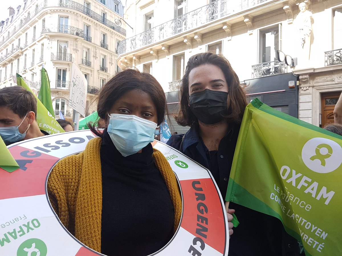oxfamfrance's tweet photo. Contrairement au Gouvernement, les citoyen•ne•s sont mobilisé•e•s pour obtenir une #VraieLoiClimat, qui réponde véritablement à l'urgence climatique.

#MarcheClimat https://t.co/sEn2D803Im