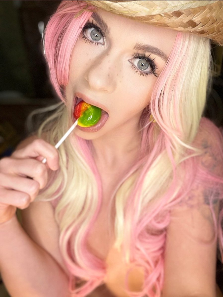 Rt_British_OF's tweet photo. 🇬🇧 @hella_belle 🇬🇧

Come and get your candy 

https://t.co/bbvjVvcrfm https://t.co/jsgXgQvEFq
