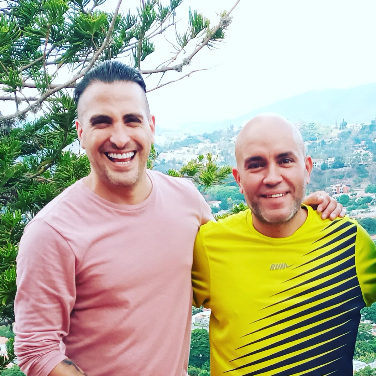 eliudavid's tweet image. Que terrible la partida denun ser tan brillante y talentoso como @davecapella vuela alto amigo mio