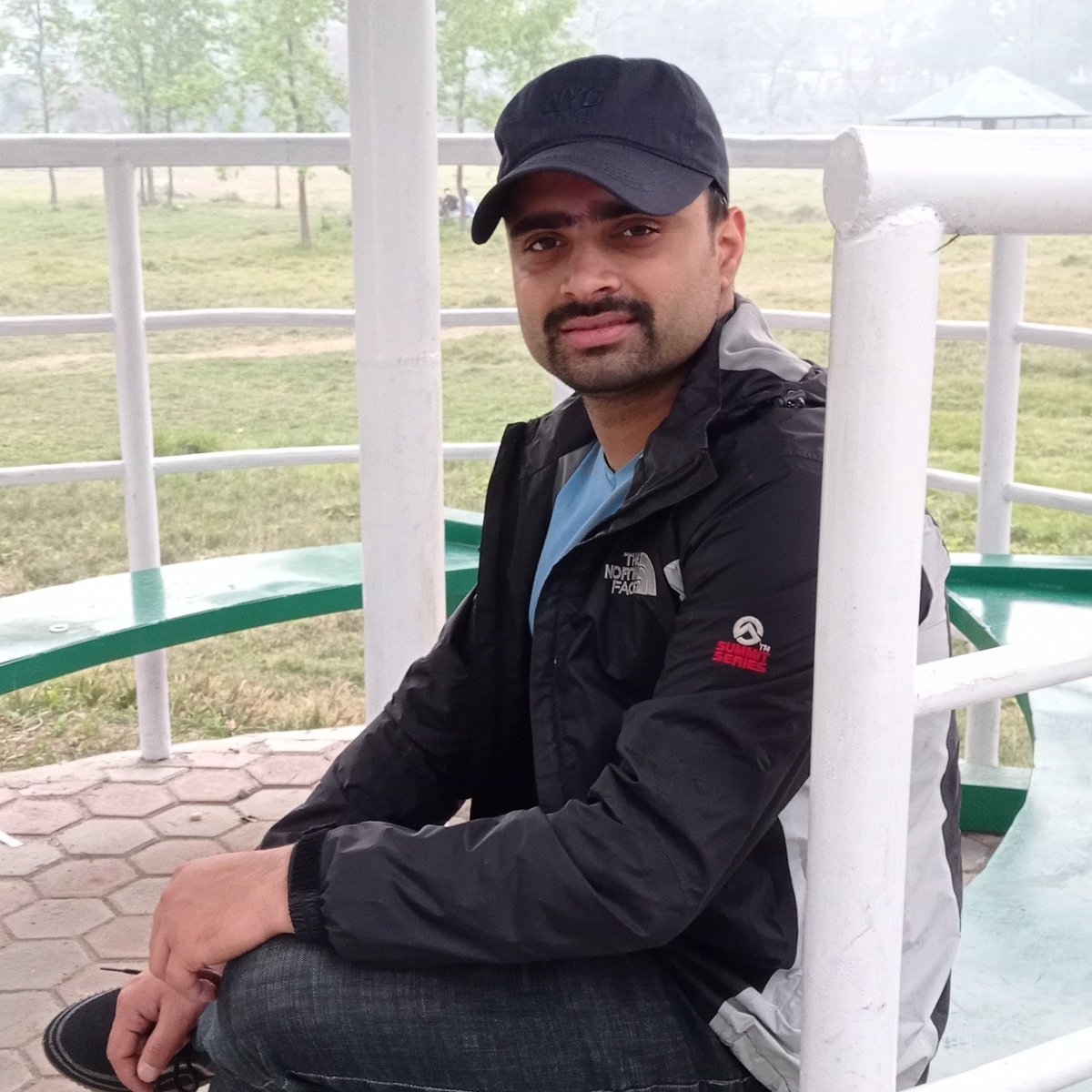 santosssh1's tweet photo. #NewProfilePic https://t.co/7KcgWYoLZf