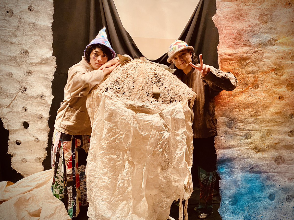 toi_xyz's tweet photo. シモシュ×末原拓馬
「世界でいちばん美しい雨」

アシテジ世界大会 未来フェスでの公演が無事終了いたしました！

ご来場いただいた皆さま、気にかけてくださった皆さま、本当にありがとうございました✨ https://t.co/tQLPXZP4l1