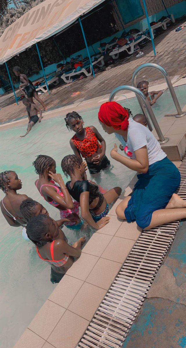 SoumahMambia's tweet photo. Avec les enfants de l’accueil collectif des mineurs ♥️ j’ai fait plaisir de leur emmener à la piscine de Marocana où nous avons eu l'honneur de faire plein d'activités( récitation, chant, natation, Appellation et beaucoup de manger ) 
 
Quelle merveilleuse journée ♥️ https://t.co/7WEUp26qy6