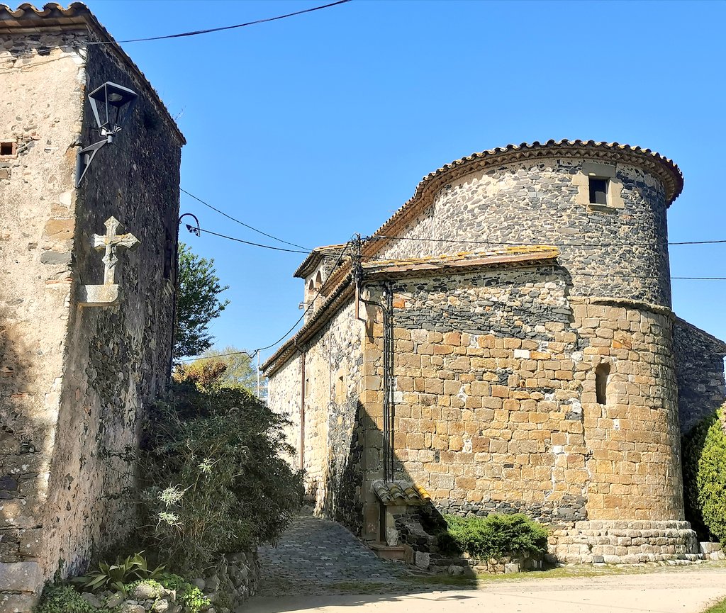 lbartron's tweet photo. Caminada pels entorns de #Corçà i els nuclis de #Planils i #CassàdePelràs amb molts vestigis de l'activitat tradicional cerámica de la zona: rajoleries, mines d'argila, forns de calç... #senderismeintercomarcal #BaixEmpordà #descobreixcatalunya https://t.co/cRS2VDMDlW