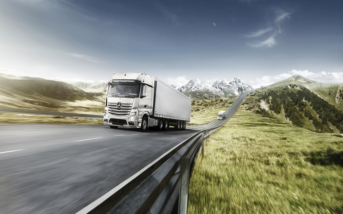 PeruTuning's tweet image. Esta quinta versión del “New Actros” se dio a conocer en el mercado internacional llamando la atención por sus increíbles avances tecnológicos y por ser el modelo que ha ganado en el 2020, el premio “International Truck of the Year”
@mercedesbenzperu

👉 zcu.io/bbI7