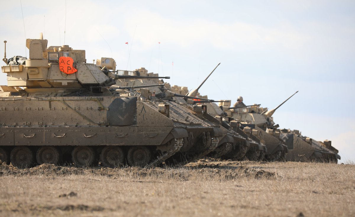 TheDeadDistrict's tweet photo. #USArmy #M2A3 #Bradley #IFV|s at #JusticeEagle-21 exercise.
Smardan Training Area, #Romania 🇷🇴 https://t.co/esdotg3sVh