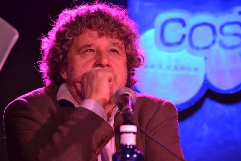 ElHombreLuna's tweet photo. 50 años de radio son 50 años de #DiscoGrande en @radio3_rne
Enhorabuena Julio Ruiz! 

📸 Octubre 2014
#Luna269 https://t.co/z6mxjelJn6