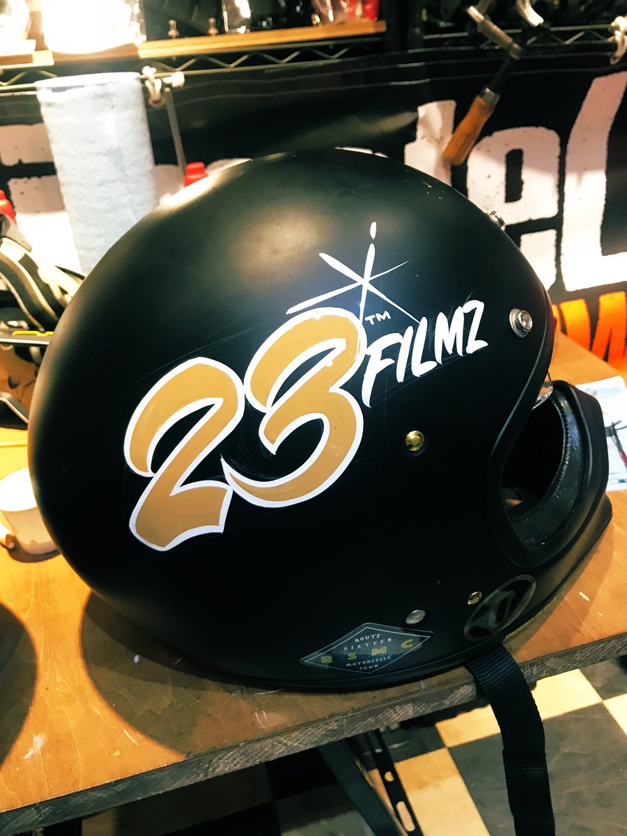 23Filmz's tweet photo. 限りなく黒に近いグレーでフレイムスを半面とタンとホワイトで23filmz入れて貰いました🙆♂️ #ultimatelow https://t.co/d3Ue4Ob5EU