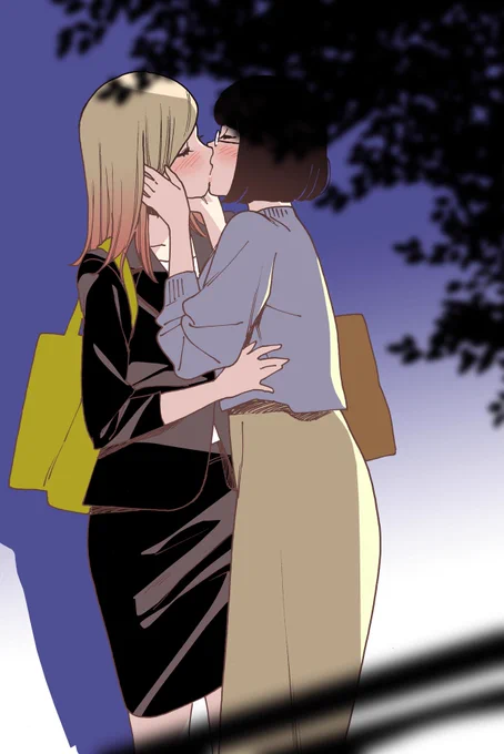この、部屋に誘っといて部屋まで待てない感じ、あたしはいいけどこの辺メガネのご近所さんでしょ?こん……………………あー、メガネの唇だぁー……………………… 