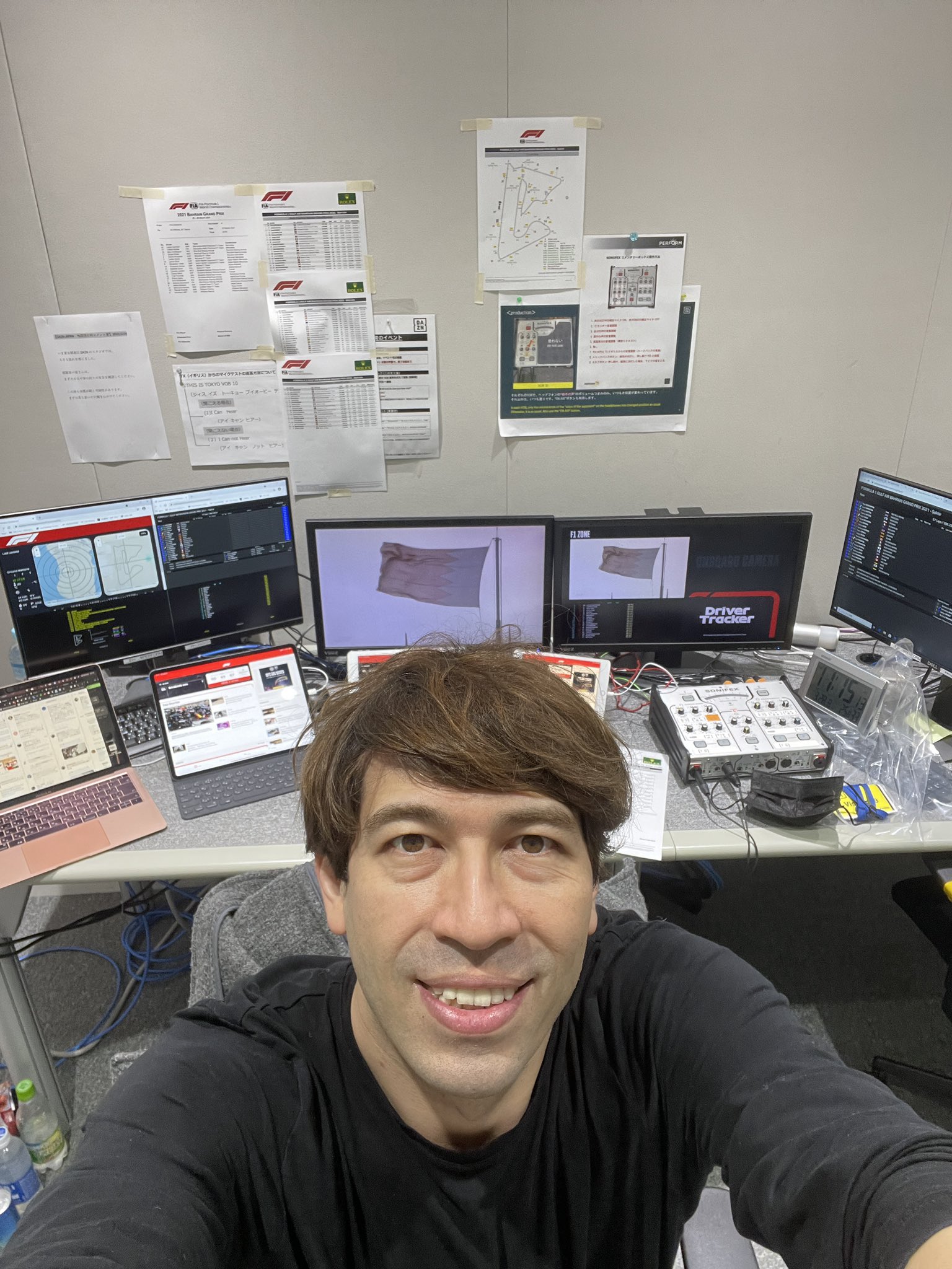 サッシャ Sascha このあと23 F1 開幕戦決勝実況です 解説は Shinjinakano24 さん 頑張れ Yukitsunoda07 Dazn Jpn で是非ご覧下さい F1 F1jp F1dazn