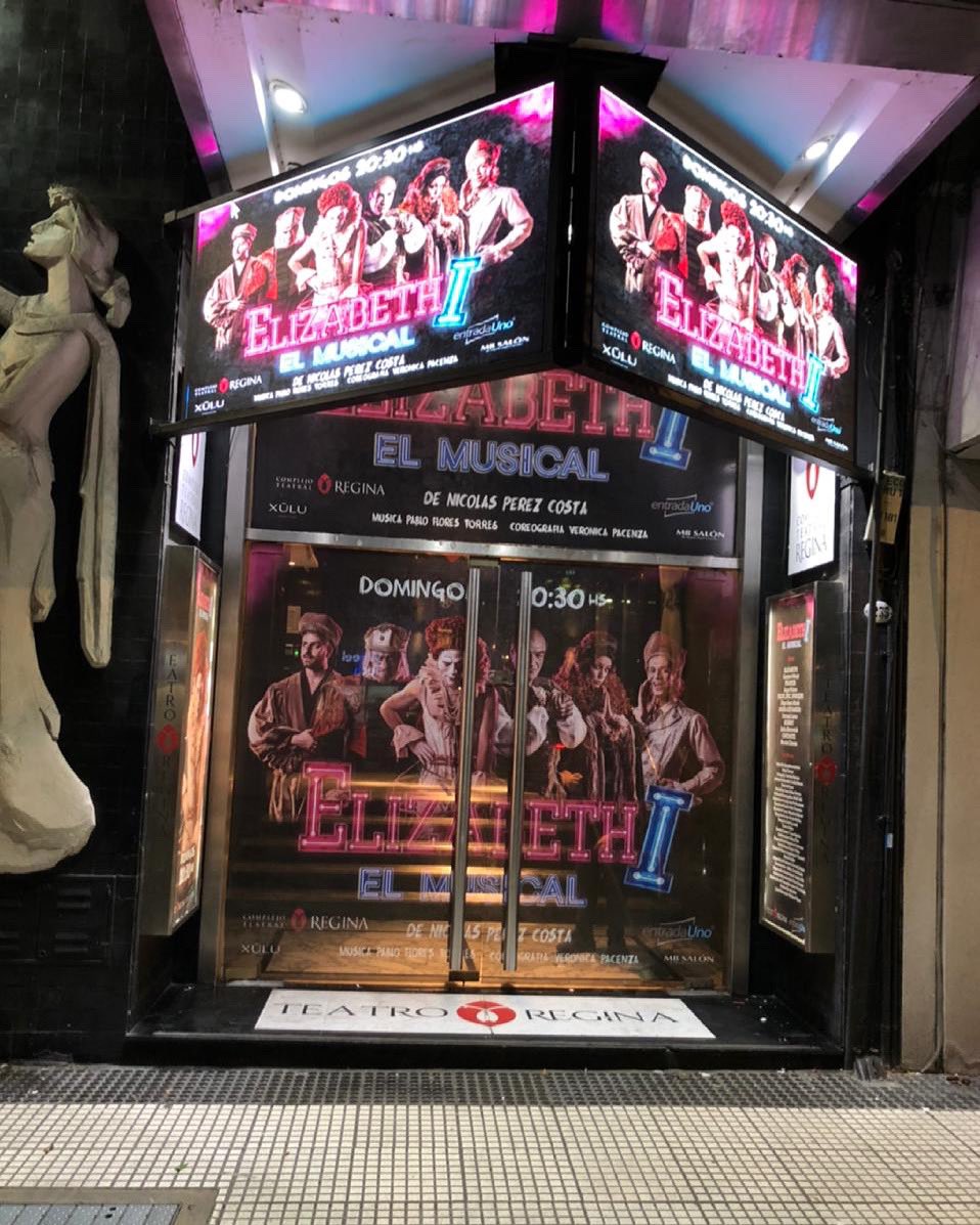Llego el día!!!
Hoy Gran Reestreno de 

ELIZABETH I

📍 <a href="/ComplejoTRegina/">Complejo Teatral Regina</a> 

🕰 20.30 hs

🎫 <a href="/entradaunocom/">Entrada Uno</a> 

La gran comedia musical del off,
aplaudida por el público en el verano de Buenos Aires
y con maravillosas críticas especializadas.
Una historia de otro tiempo que es hoy...