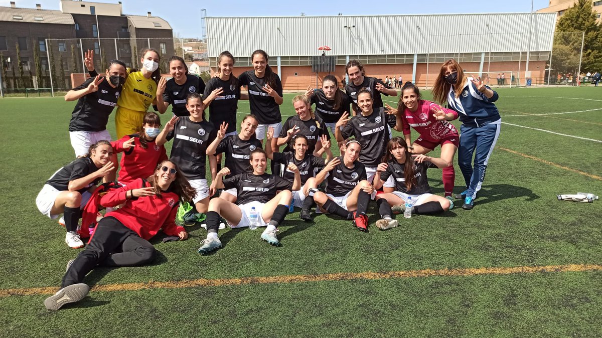 olimpicomadrid's tweet photo. ¡Volvemos de Valladolid con ➕3️⃣!
@SanPioxFem 0-2 @olimpicomadrid 
⚽️ @E_de_Petuche 
⚽️ @LauritaHG19 
Buen trabajo de todas nuestras jugadoras que no pararon de pelear💪🏽y que se traen los puntos para casa y... seguimos 🚀 👣
Pasito a pasito, pero siempre JUNTAS 
#VamosRositas https://t.co/GmmSOp7O7j