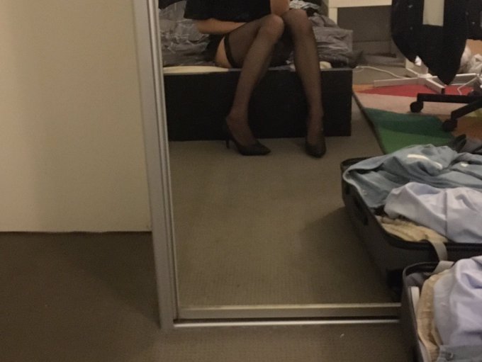 IncertusC - 4 pic. 一些存货，这个高跟虽然没那么高，但是感觉很淑女很优雅 https://t.co/lxCZhxYJPl