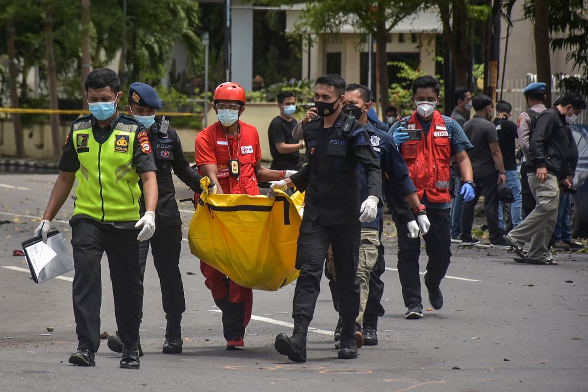 RedPepperUG's tweet photo. PALM SUNDAY: Suicide Bombing Rocks Indonesia Cathedral
#Indonesia #IndonesiaBomb #RedPepperUpdate
https://t.co/wNerGvWBwC https://t.co/LfkO7BDVJH