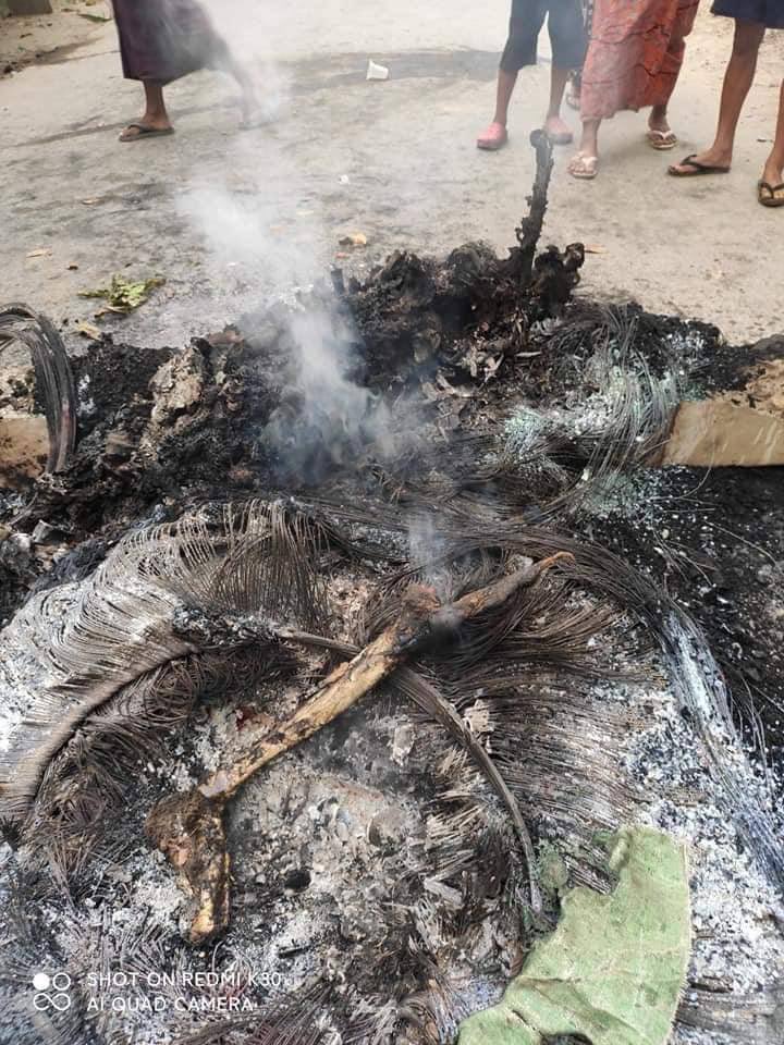 KimSeokJue's tweet photo. The Father of four children was shot in the leg, thrown into fire, and left to be burnt alive by Military junta terrorists last night. Happened last night in Mandalay. 
JUNTA MASSACRE
#Mar28Coup
#WhatsHappeningInMyanmar https://t.co/pjmjuRltKE