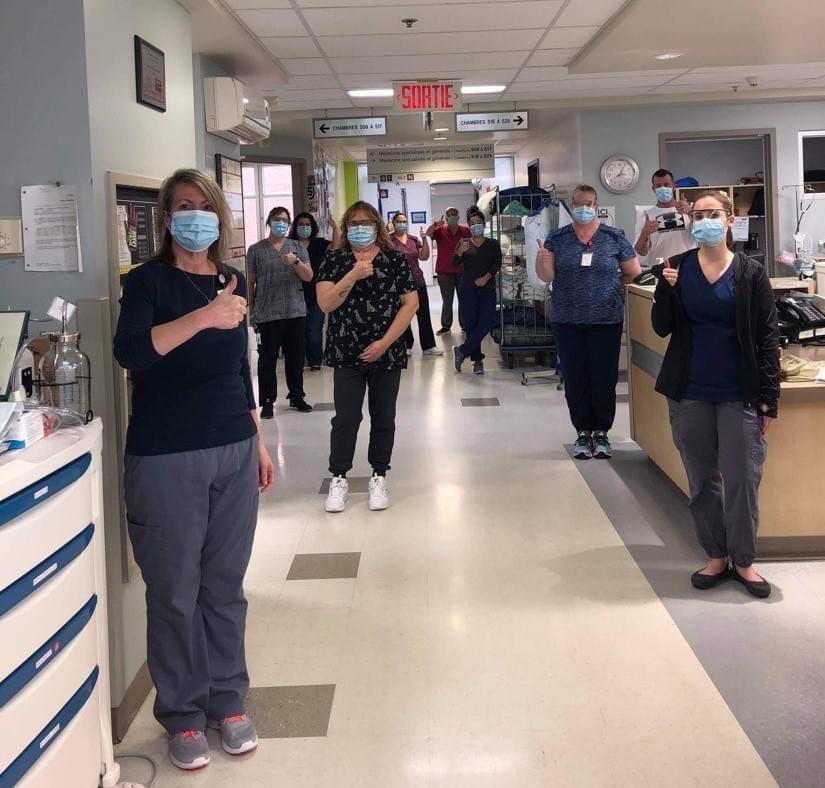 JeanBoulet10's tweet photo. L’unité sanctuarisée du #CHAUR a mis en place des mesures spéciales depuis le début de la pandémie pour préserver la sécurité des patients immunosupprimés, si bien qu’aucune éclosion n’a eu lieu dans l’unité. Merci au personnel pour tous leurs efforts! https://t.co/tchfBLv858