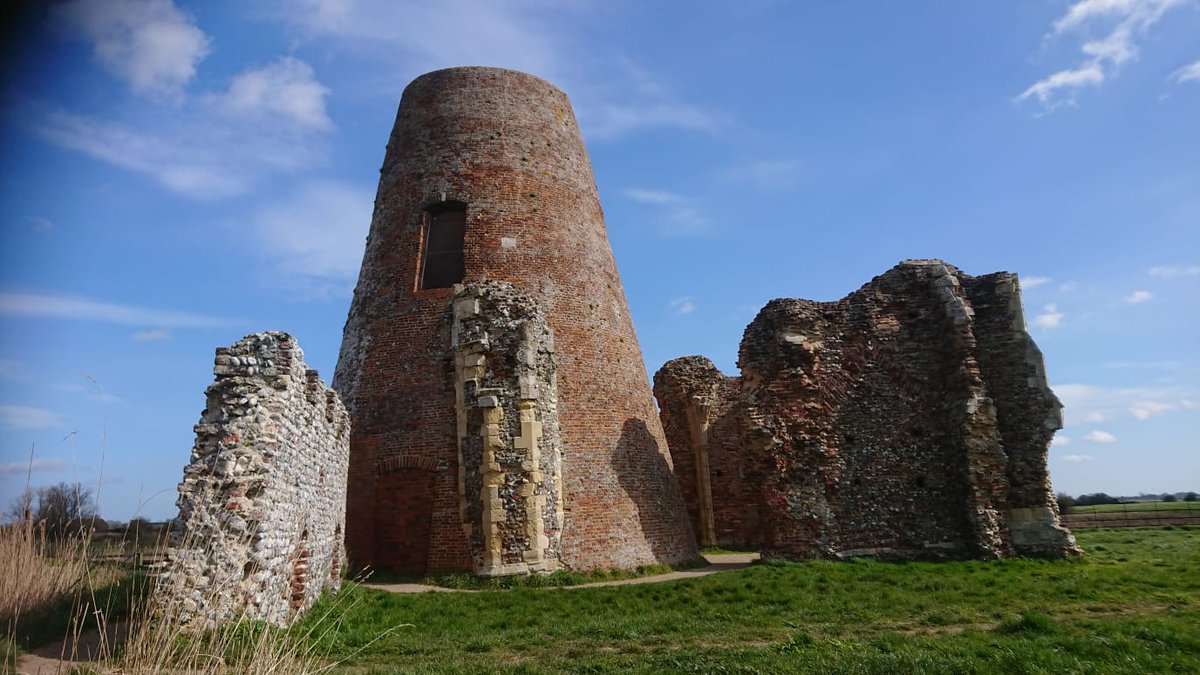 NorfArchTrust's tweet photo. Our #NATpics this week are of St. Benet's Abbey, lit up by the spring sunshine and sent in by a local visitor. We love that so much of this site still stands, perfect for exploring!
📸If you visit one of our sites, send us a picture for next week
#archaeology #NATexploring https://t.co/kLjwfICm4L