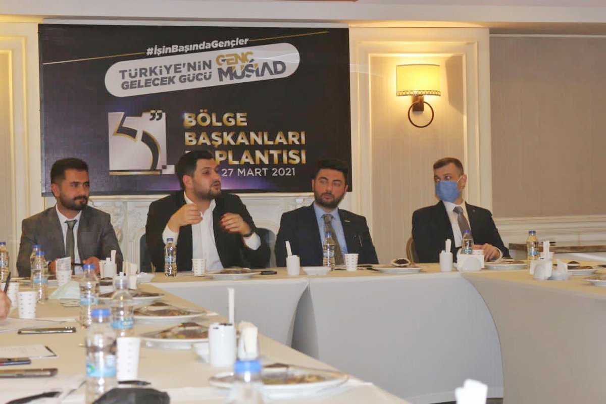 gencmusiad's tweet photo. 5. Bölge Başkanlar Toplantımızı, Van şubemizin ev sahipliğinde, şubelerimizin geniş katılımıyla gerçekleştirdik.

Toplantıda, bölgedeki yatırım fırsatları ve derneğimizin faaliyetleri hakkında istişarelerde bulunuldu. https://t.co/tmSiOW9V24