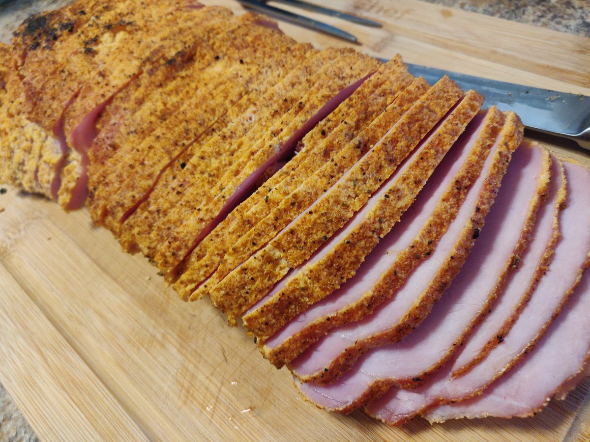 bsnq365's tweet photo. Ain't no faking it's Canadian 🇨🇦 bacon .... When you know you know am I right? #NotYourAverageJoe #KamadoJoe #KamadoJoeNation #bacon #bbqlife @KamadoJoe https://t.co/X3WXqrgCWN