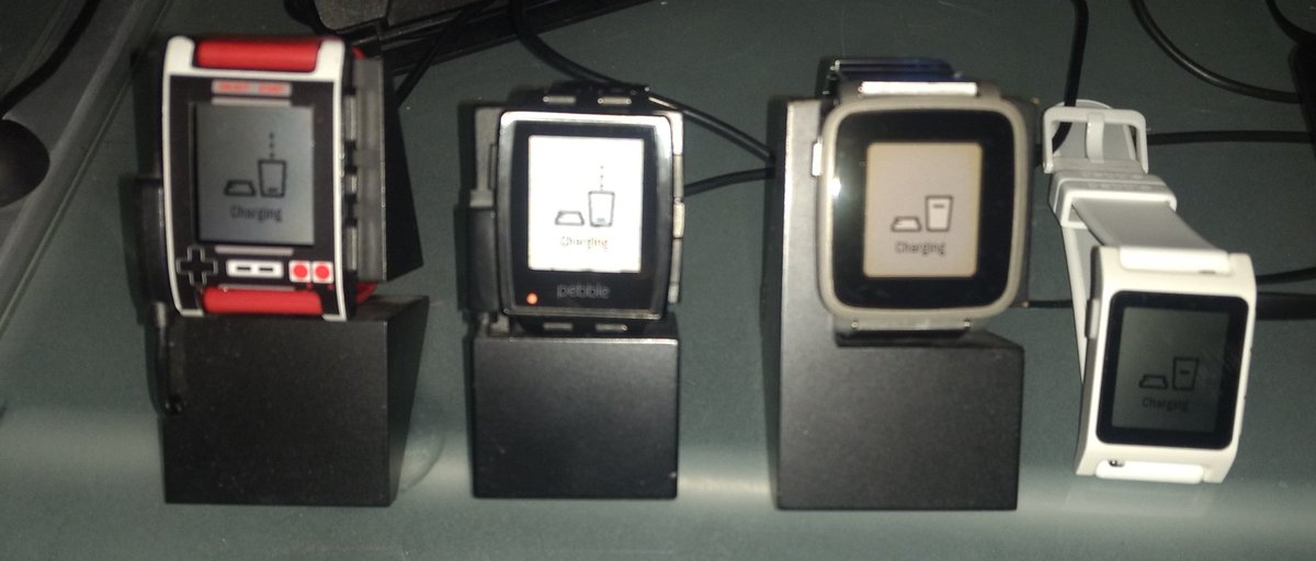 TeZtdevice's tweet photo. After washing my collection, it`s #pebble time for annual charging
#KeepPebbleAlive
#smartwarch https://t.co/nxwtratHsN