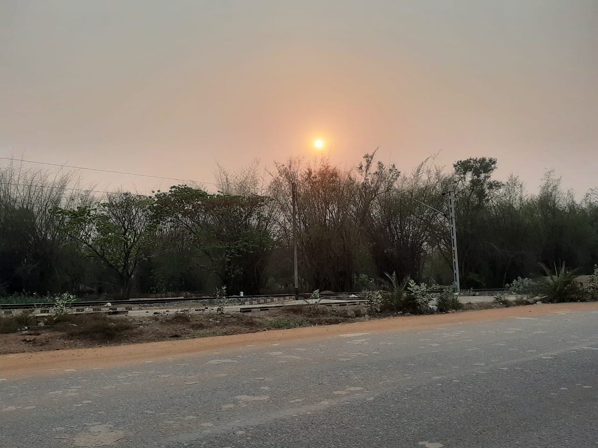 OdishaRail's tweet photo. Good Evening Sunset from #Jogal https://t.co/HwfvXMqsnB