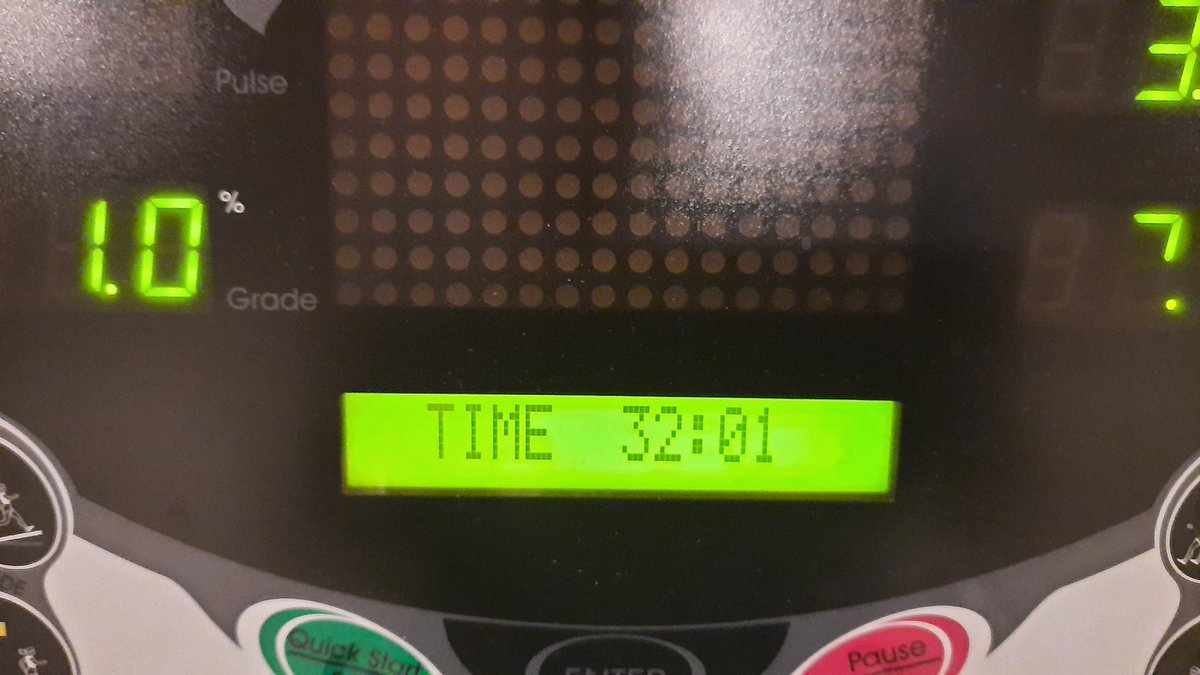 skeptichacker's tweet photo. Ran nonstop for 32 minutes for 3.5km/6.5kmph without a sip of water. #Staminagoals #training #gym
First time hitting gym since covid but I've been running outside regularly. https://t.co/Y4owSIjugs