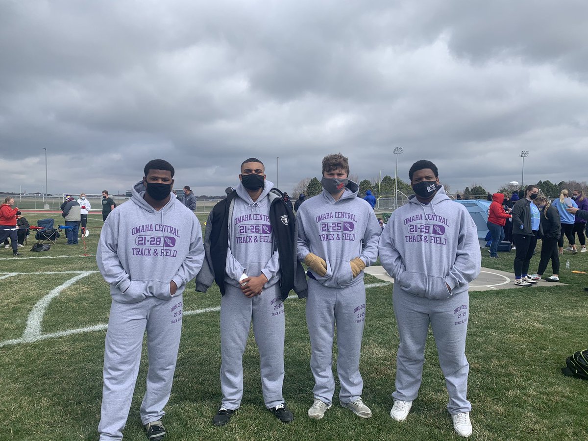 opschsbt's tweet photo. Eagles at Millard North Relays 
Throwers put in some work. 
Placers: 
🥇 J’Dyn Bullion Discus (158ft)
🥇 J’Dyn Bullion Shot Put (48’9)
🥉Kaedyn Reynold Discus  (131’7)
5th Kaedyn Reynolds Shot Put (46’)
7th Christian Dump Discus (118’3)
💪🏿🦅🦅🦅🦅 https://t.co/BDIPaNe1xf