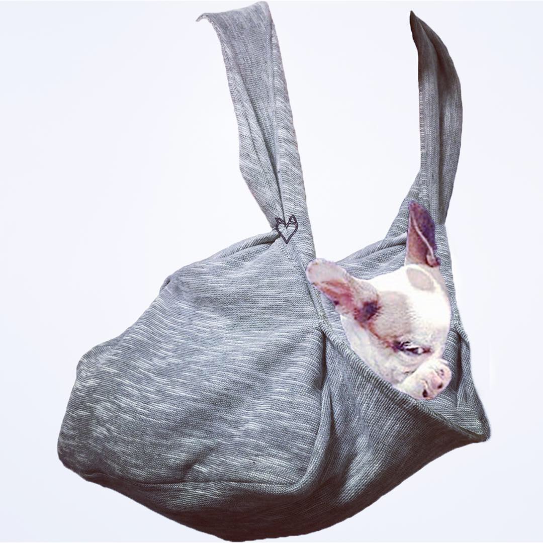 HeartPup's tweet photo. 😻 65% off MEMORY FOAM & POLYESTER padded strap slings in any color 😎 (w/free pet harness) - https://t.co/NKWI6WSRQL #ergonomic #dogsling #dogcarrier #dogs #paddedshoulder #heartpup #asseenonsharktank #sale #dogharness https://t.co/LiusfqCBMp