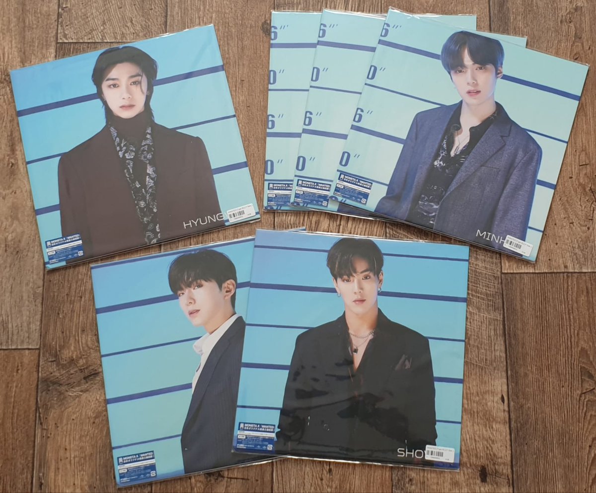 imxinterstellar's tweet image. ahhh everyone look what has arrived today!! They are so pretty, the pictures don&apos;t do them justice! I love the jackets so much! 🤍

@OfficialMonstaX #MONSTA_X #imxinterstellarupdates