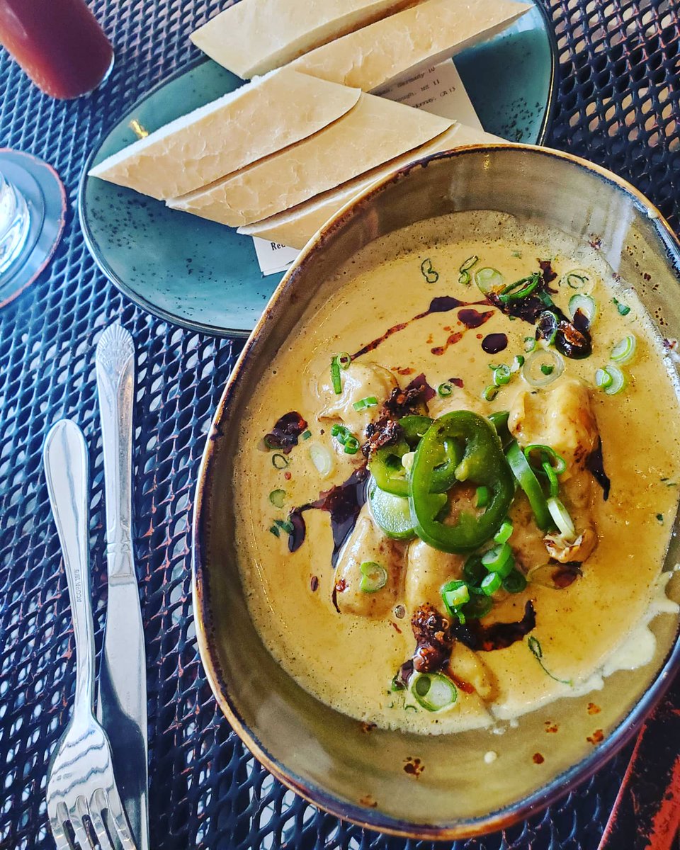 333LovelyLeslie's tweet photo. #SundayBrunch + Happy Hour #Oysters all day Sunday = Good Times @strochraleigh 
We enjoyed outside seating, brunch cocktails, BBQ shrimp, sweet &amp; savory biscuits, fresh oysters and great service! 📸
#SobeSavvy #Raleighblogger #foodblogger #LifestyleBlogger 
#fun #Raleigh #NC https://t.co/qsLRhzSAzF