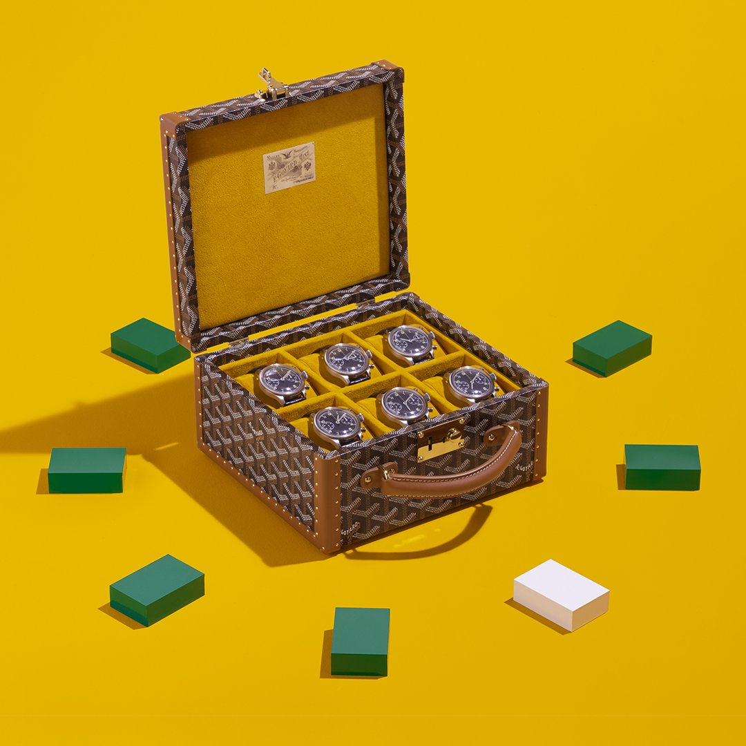 Goyard's tweet photo. The Art of Time by Goyard: introducing the Joux 6-time-piece trunk
#timepiecetreasuretrove
#charactercase
#watchwonder
#dapperdisguise
#temptingtrunk
#jouxtimepiecetrunkbygoyard
#goyard
#sogoyard
#timelessstyle
#timelesscraftsmanship
#theartoftimebygoyard https://t.co/eayhqPbpMv